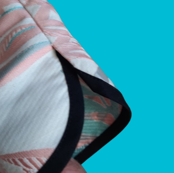 HOUSE OF HOLLAND 🌴 NWT - Cute little shorts for women - Size: 36 (6) - Picture 5 of 15